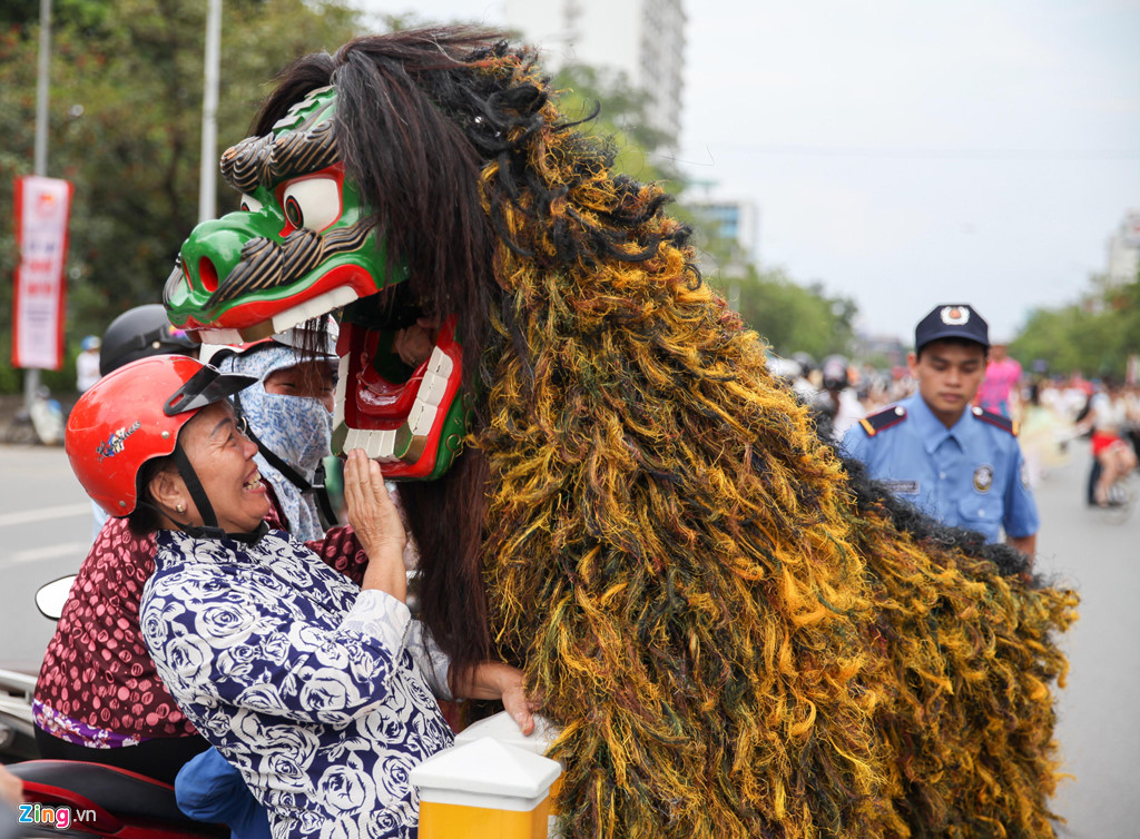Lễ hội đường phố đặc sắc tại Festival Huế