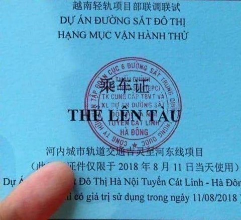 Tổng thầu tự ý in thẻ lên tàu đường sắt Cát Linh- Hà Đông có chữ Trung Quốc