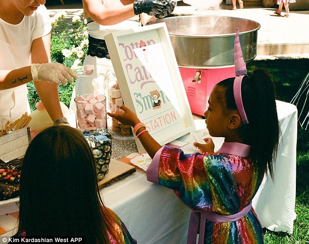 Tiệc sinh nhật 5 tuổi xa hoa của con gái Kim Kadarshian - Kanye West