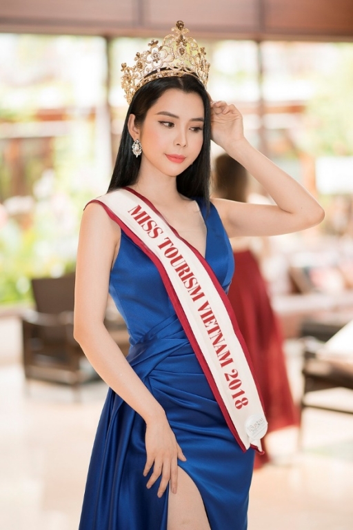 huynh-vy-khoe-hinh-the-boc-lua-voi-nu-than-mua-mang-o-miss-tourism-queen-worldwide-2018