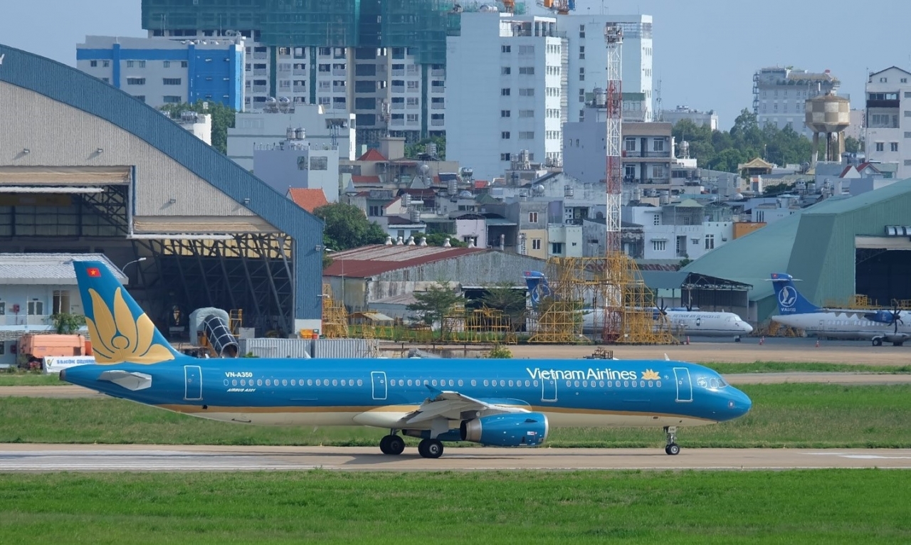 vietnam-airlines-tang-chuyen-dua-cdv-toi-philippines-co-vu-doi-tuyen-viet-nam