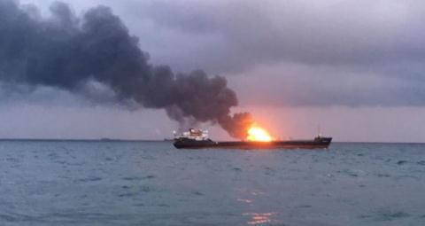 Hai tàu bốc cháy gần Crimea đang trên đường đến Syria