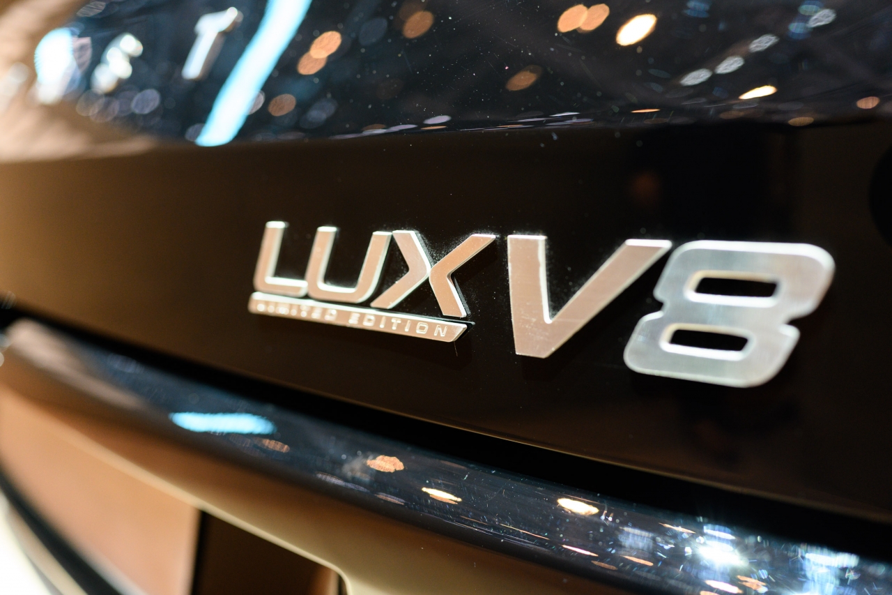 can-canh-vinfast-lux-v8-tai-geneva-motor-show-2019