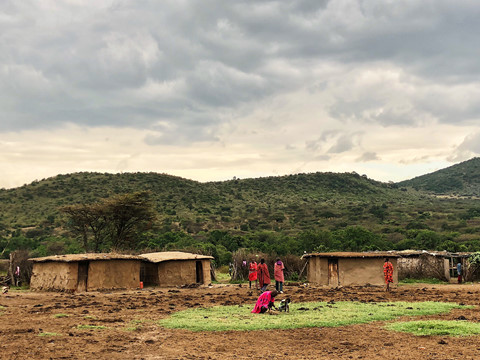Cuộc sống bí ẩn của bộ tộc nghèo giữa miền hoang dã Kenya