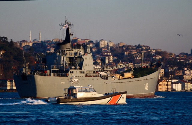 Hải quân Nga ùn ùn chở khí tài tới Syria trước trận chiến ở Idlib
