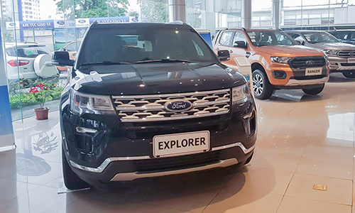 Ford Explorer tại một đại lý ở Hà Nội. Ảnh: Huy Tuấn