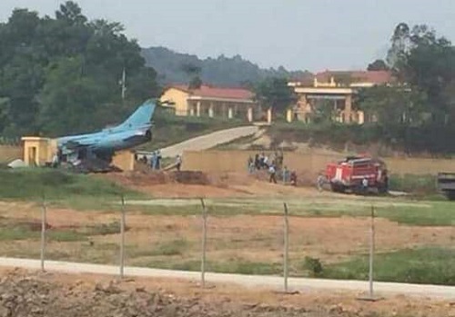 Hiện trường vụ máy bay Su-22 gặp sự cố tại Yên Bái.