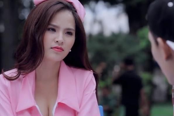 Tràn ngập cảnh nóng trong sự nghiệp phim ảnh của Phi Huyền Trang - Ảnh 1.