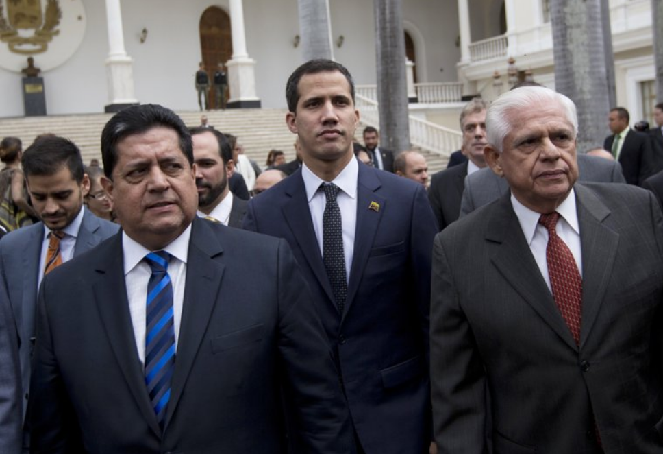 Tình hình Venezuela ngày 9/5: Phó Chủ tịch Quốc hội Edgar Zambrano (người ngoài cùng bên trái) đã bị bắt.