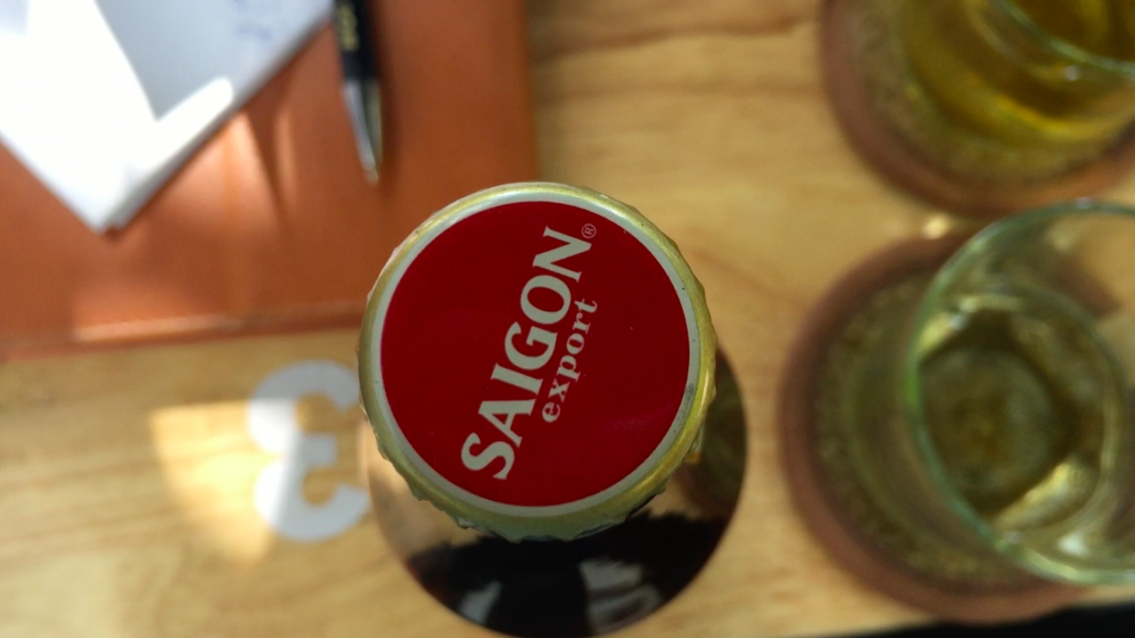 Chai bia do khách hàng của SABECO phát hiện bất thường chỉ còn 1/4 chất lỏng trong chai hồi cuối năm 2018.