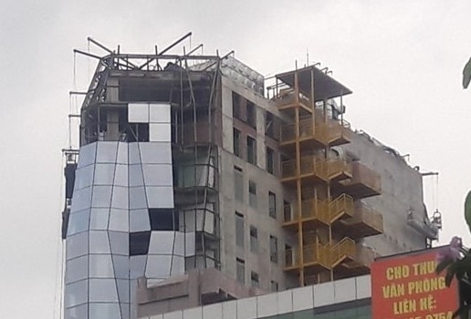 Tòa nhà của Tập đoàn vàng bạc đá quý DOJI tại số 5 Lê Duẩn (Hà Nội), xây dựng 10 năm vẫn chưa xong.