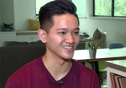Derrick Ngo, 18 tuổi từ vô gia cư thành sinh viên Harvard. Ảnh: Fox29.