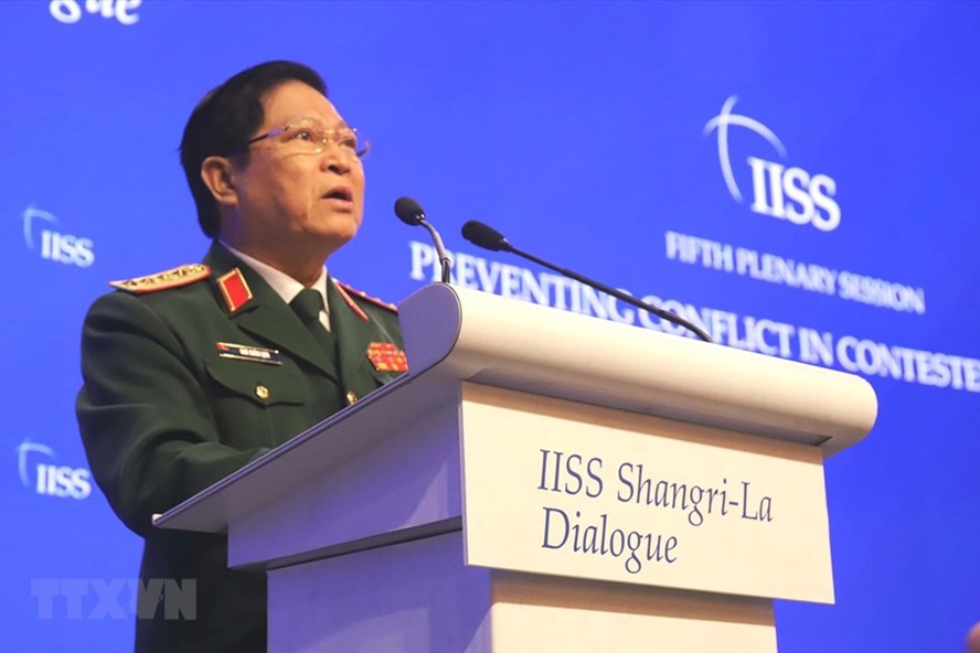 Bộ trưởng Quốc phòng Ngô Xuân Lịch phát biểu tại Đối thoại Shangri-La 2019, ngày 2.6.2019. Ảnh: TTXVN