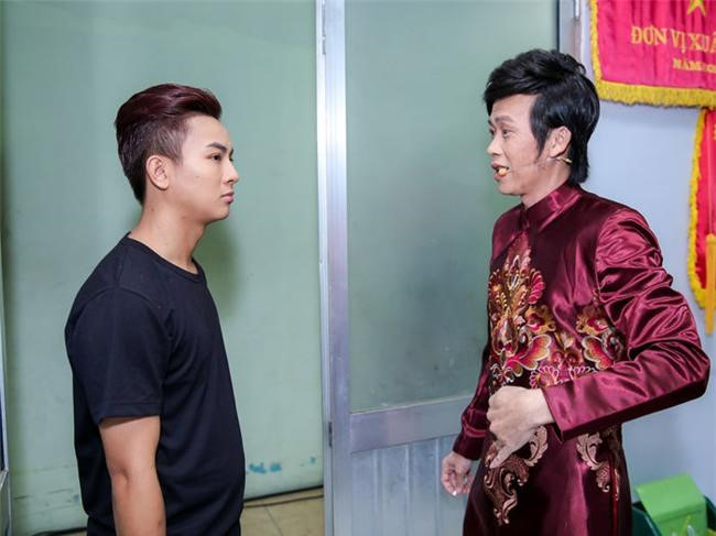 Hoài Lâm sẽ trở lại trong liveshow của cha nuôi Hoài Linh vào tháng 7 sau tuyên bố dừng ca hát. 