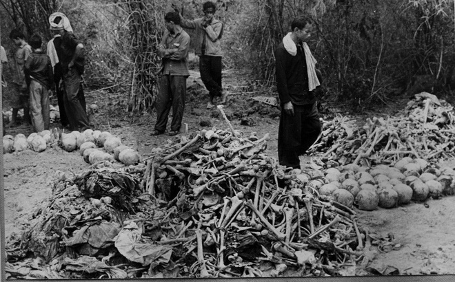 Các ngôi mộ tập thể các nạn nhân của Khmer Đỏ được khai quật.