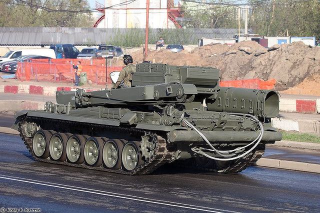 Mặc dù vậy, khách hàng hoàn toàn có thể yêu cầu lắp động cơ V-92S2F công suất 1.130 mã lực dành cho T-90 thế hệ sau nhằm nâng cao sức cơ động cũng như khả năng cứu kéo phương tiện thiết giáp hạng nặng.