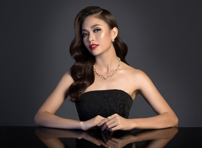 Trước câu hỏi có cảm thấy ghen tỵ khi Hoàng Thùy đang bận rộn chuẩn bị dự thi Miss Universe 2019 không, Mâu Thủy thừa nhận: 