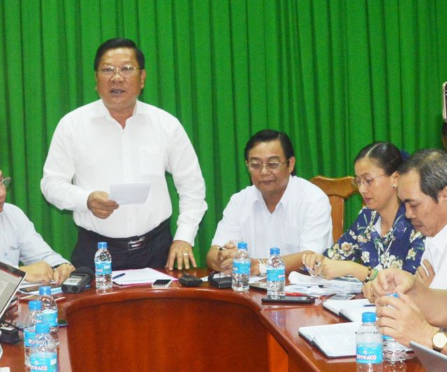 Ông Lê Văn Hiểu- Phó Chủ tịch UBND tỉnh Sóc Trăng, phát biểu tại cuộc họp báo ngày 11/6. (Ảnh: Dân Trí).