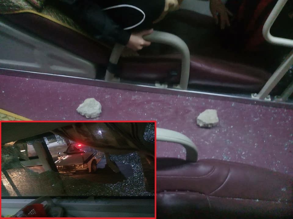 Tin tức tai nạn giao thông ngày 19/6: Xe khách bị ném đá ở Thanh hóa làm hành khách bị thương.