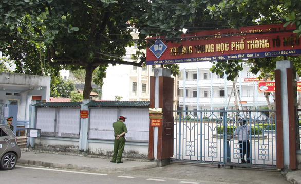 Điểm thi Trường THPT Tô Hiệu (TP Sơn La, tỉnh Sơn La), nơi phát hiện thí sinh mang điện thoại vào phòng thi. (Ảnh: Tuổi Trẻ).
