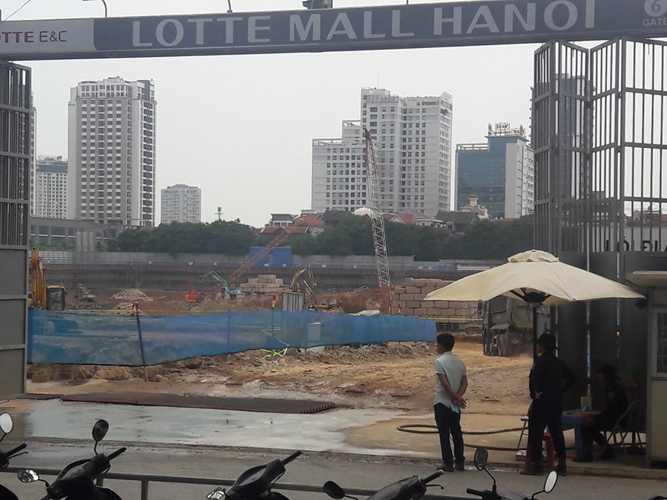 Siêu dự án Lotte Mall Hà Nội đang thi công phần móng.
