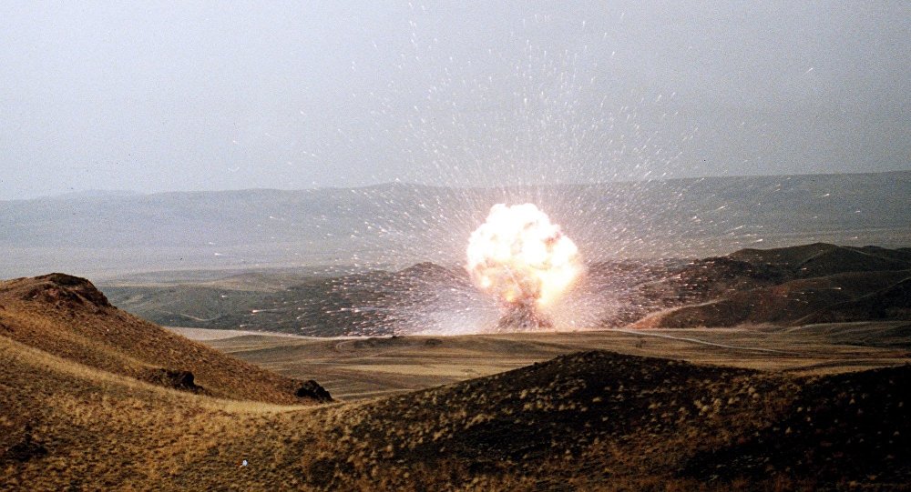 Một tên lửa đang bị phá hủy theo hiệp ước INF.