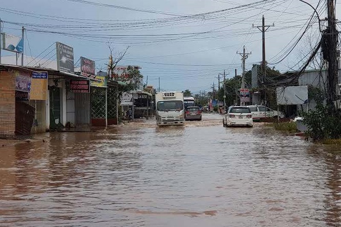 Cuộc sống người dân Phú Quốc bị đảo lộn trong trận lụt lịch sử