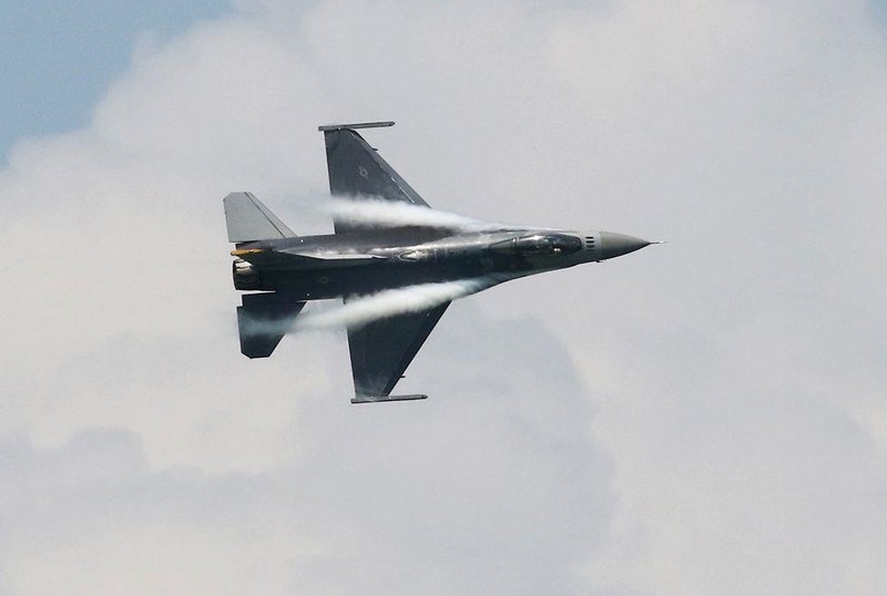 Trung Quốc cảnh báo Mỹ gánh hậu quả nếu bán F-16 cho Đài Loan