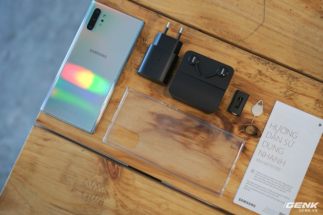 Mở hộp Galaxy Note10+ màu Ánh Cực Quang xem có gì mới