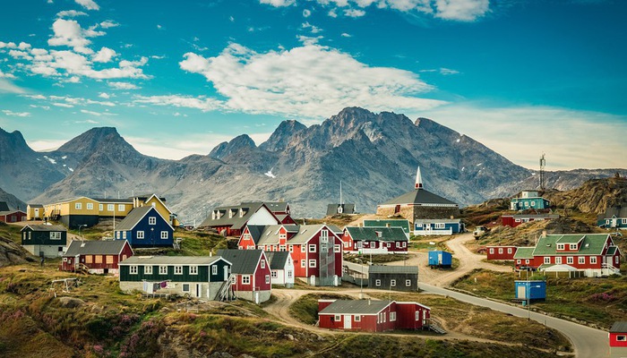 Đảo Greenland là hòn đảo lớn nhất thế giới.