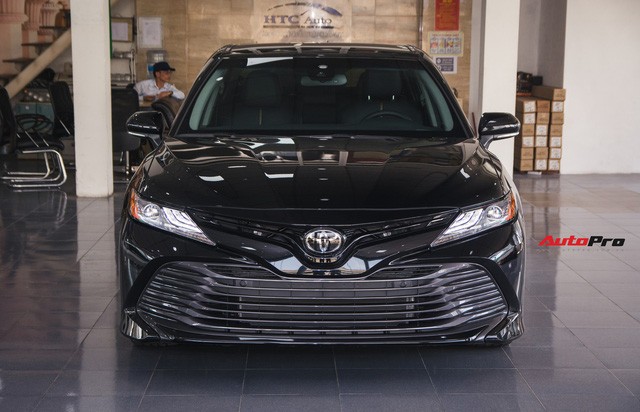 Thích xe Toyota nhập Mỹ, đại gia Việt vẫn chịu giá đắt gấp đôi đối thủ, vung tiền tỷ sở hữu hàng độc