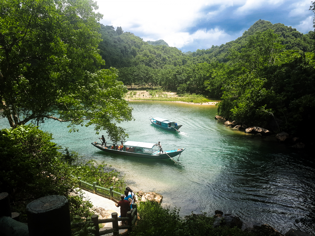 kham-pha-ve-trang-le-ben-trong-dong-uot-lon-nhat-the-gioi