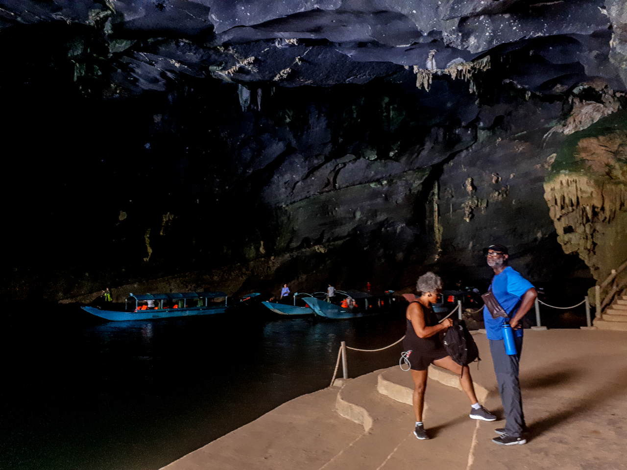 kham-pha-ve-trang-le-ben-trong-dong-uot-lon-nhat-the-gioi