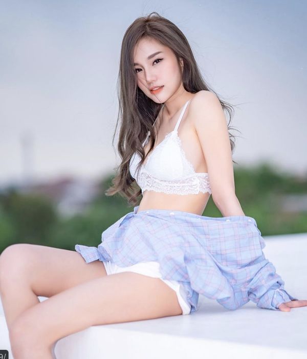 Mẫu nội y 9X Thái Lan đang có gần một triệu người theo dõi trên Instagram vì vẻ đẹp vừa phồn thực, vừa tinh tế ảnh 11