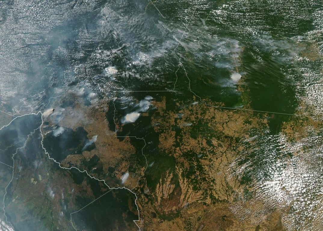 Hình ảnh cháy rừng Amazon chụp từ vệ tinh.