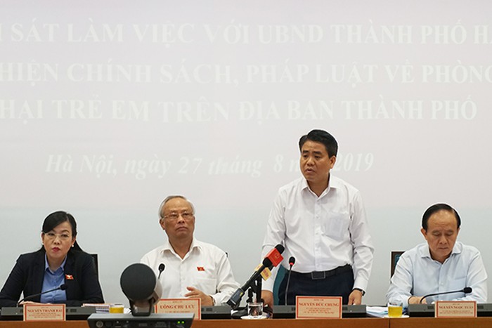 Chủ tịch UBND TP Hà Nội Nguyễn Đức Chung phát biểu tại buổi làm việc với Đoàn giám sát của Quốc Hội. (Ảnh: ANTĐ).