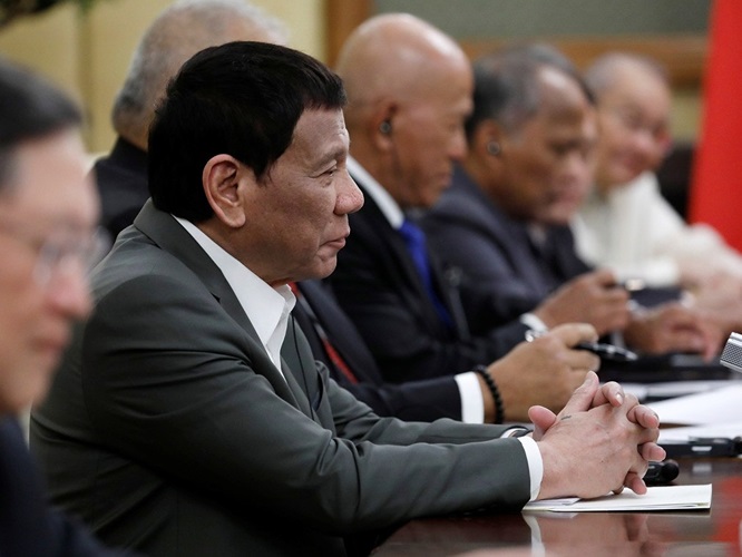 Hai mục tiêu lớn của ông Duterte trong chuyến thăm Trung Quốc đều không thành