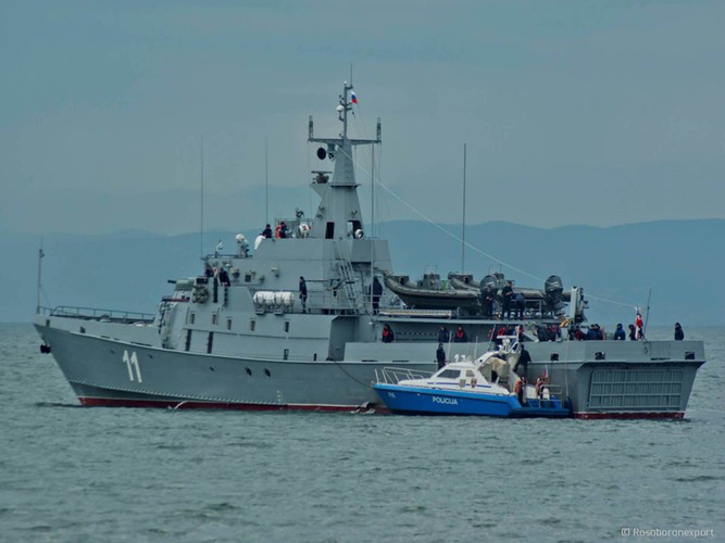 Cận cảnh tàu tuần tra Hải quân Việt Nam bắn đạn thật trên biển