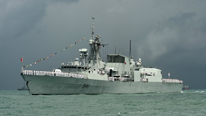 Tàu khu trục HMCS Ottawa của Canada đi qua eo biển Đài Loan bất chấp việc từng bị Trung Quốc phản đối.