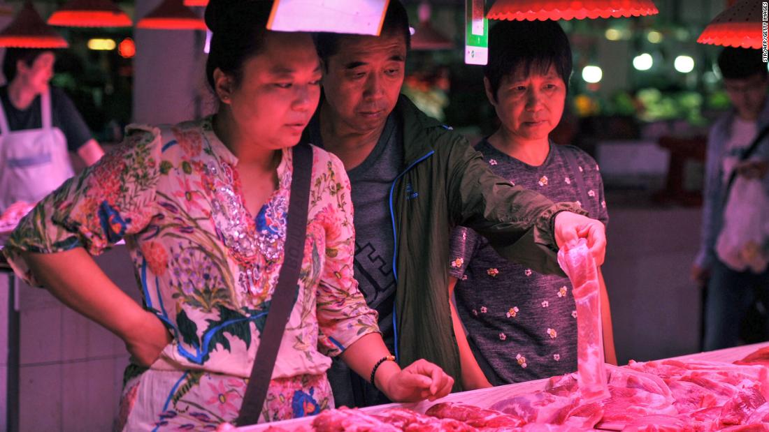 Giá thịt lợn tăng gần 50% trong năm 2018 ở Trung Quốc.