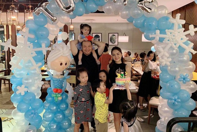Phạm Quỳnh Anh và Quang Huy cùng tổ chức sinh nhật cho con gái thứ 2 vào hồi tháng 3. 