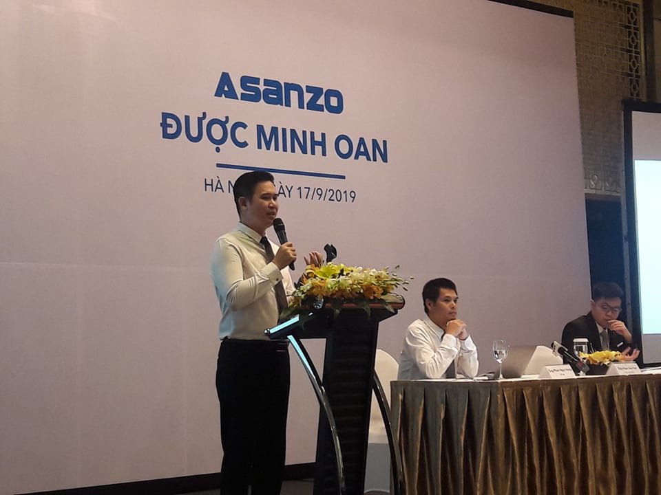 Ông Phạm Văn Tam - Ceo Asanzo phát biểu tại buổi họp báo sáng 17/9. (Ảnh: Nhất Nam).