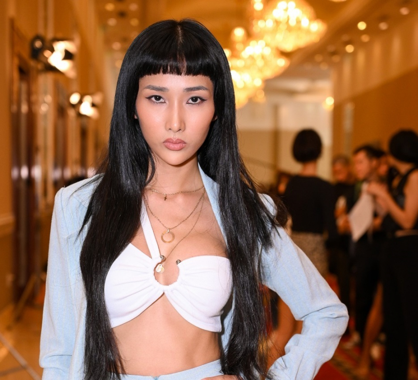 Thí sinh có gương mặt được nhận xét giống Hoàng Thùy gây chú ý khi tham dự casting Vietnam's Next Top Model 2019.