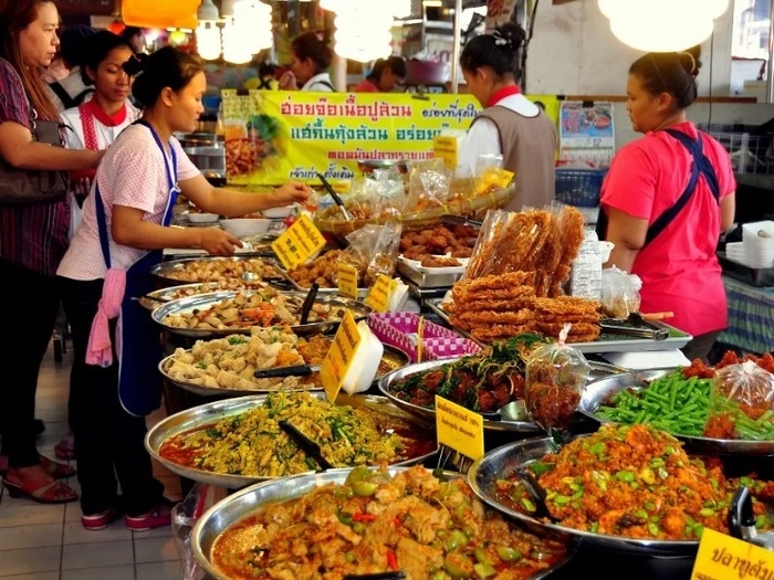 Ăn quên cả lối về với 9 khu chợ ẩm thực nức tiếng thế giới