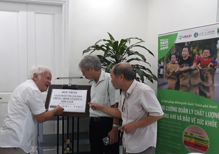 TS Nguyễn Văn Khải trong một hội nghị về tăng cường quản lý chất lượng không khí và bảo vệ sức khỏe.