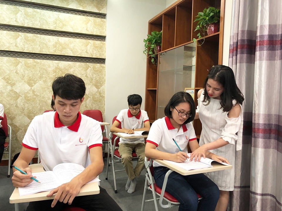 big-language-giup-ban-tien-bo-tieng-anh-nhanh-hon-nguoi-yeu-cu-tro-mat