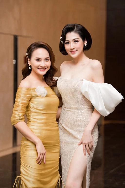 Á hậu Tú Anh và diễn viên Bảo Thanh đọ sắc trong sự kiện mới. 