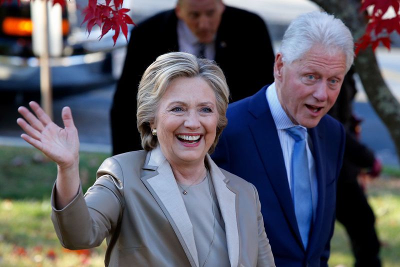 Bà Hillary Clinton và chồng, cựu Tổng thống Bill Clinton.