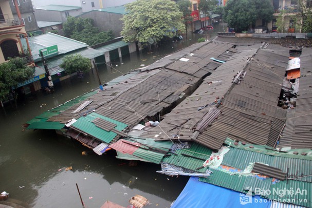 Mưa kỷ lục gần 1000mm, Nghệ An có 1 người chết, hơn 5000 ngôi nhà bị ngập