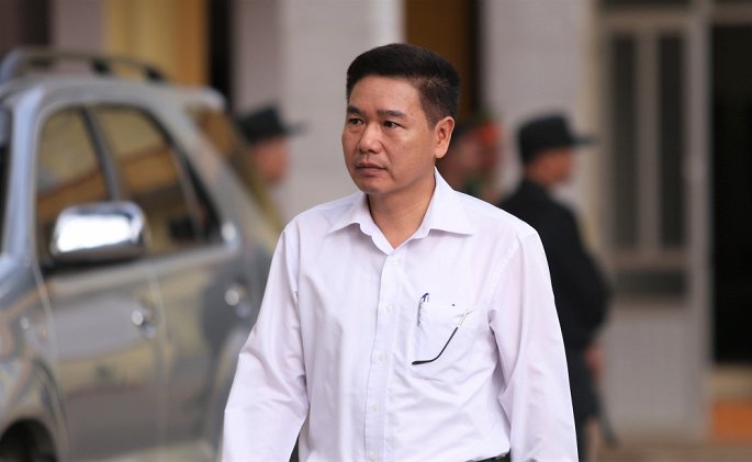 Cựu PGĐ Sở GD-ĐT Sơn La phản đối cáo trạng, khăng khăng nói chỉ nhờ xem điểm